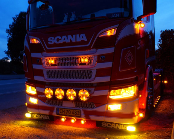 Truckjunkie - Led leuchten fur LKW 24V - TRUCKJUNKIE