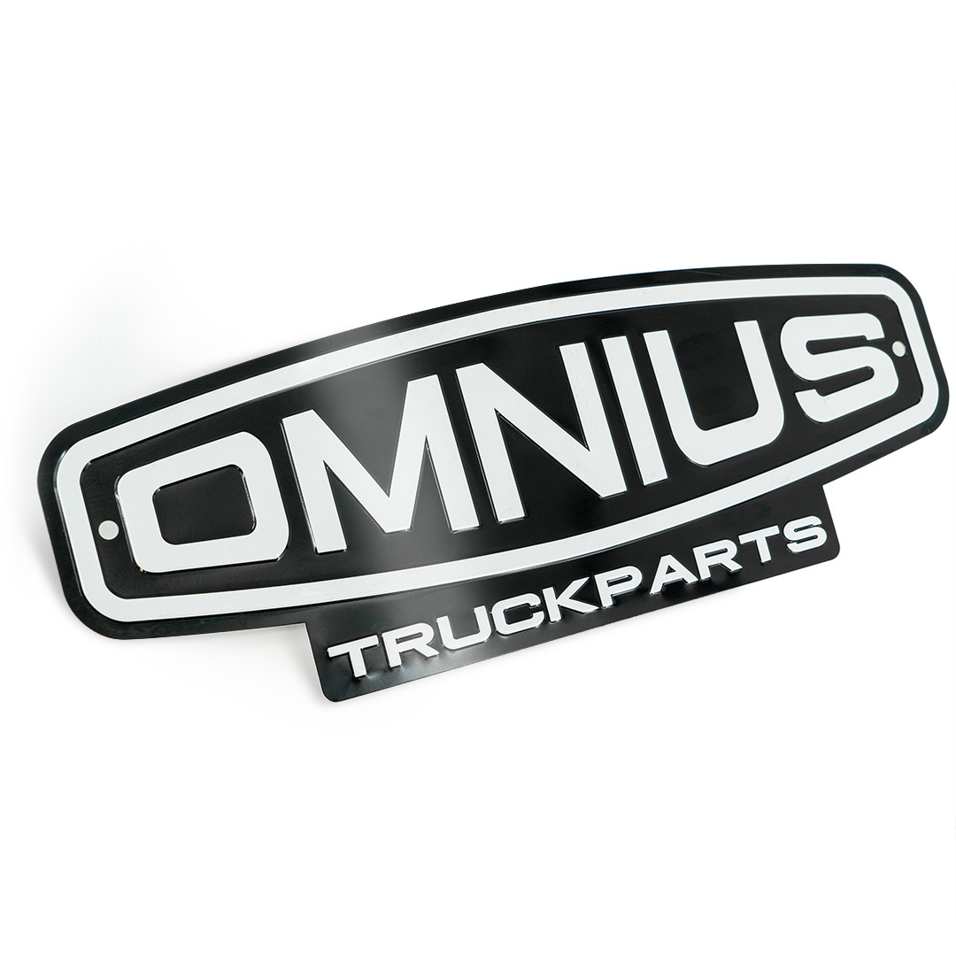 OMNIUS ALUMINIUM EMBLEEM IN RELIËF 35X12,5CM