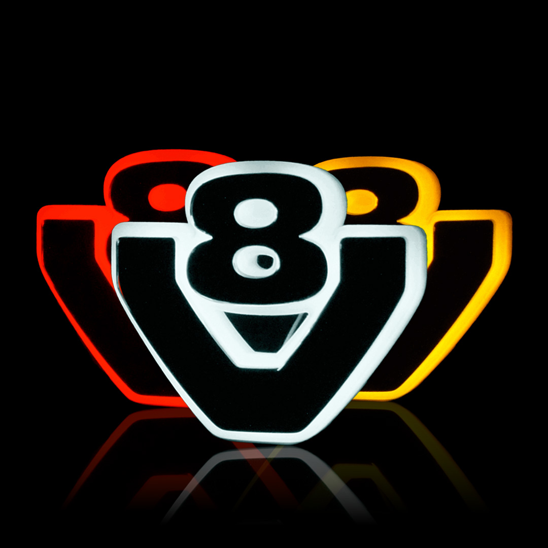 LICHTBASIS FÜR KLEINES SCANIA V8-SCHILD / Front