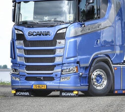 SCHMUTZFÄNGERHALTER VORNE - SCANIA NEXT GEN